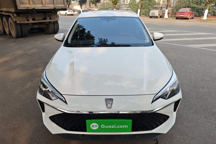 Used Roewe i5 2023 1.5L Manual Comfort Edition
