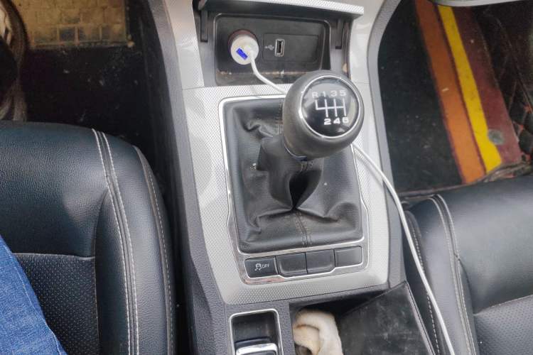 Used Roewe RX5 2018 20T Two-Wheel Drive Manual Flagship Edition