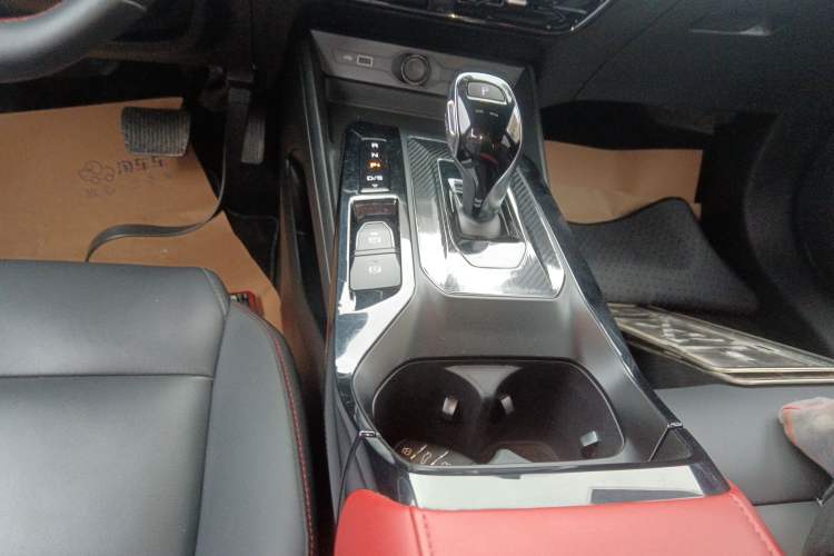 Used MG 5 2022 300TGI DCT Chao Yue Luxury Edition
