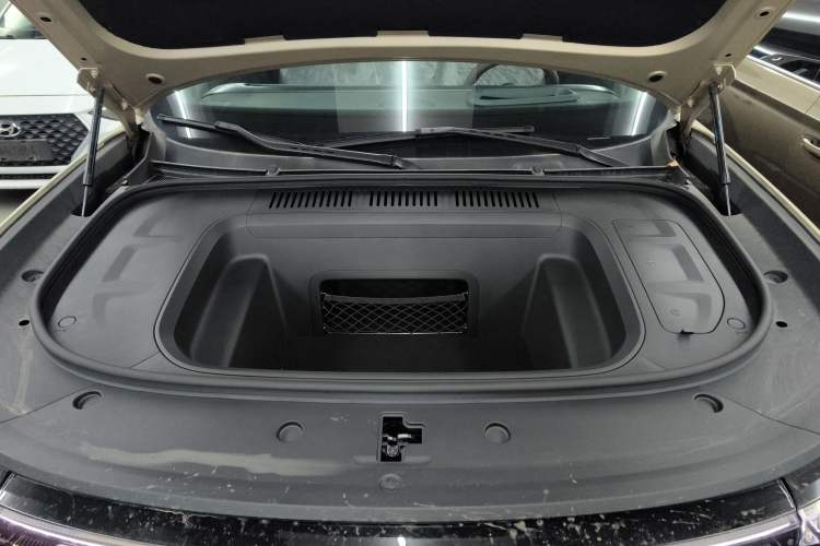 Used  #5 2024 Long-Range Journey Luxury Edition
