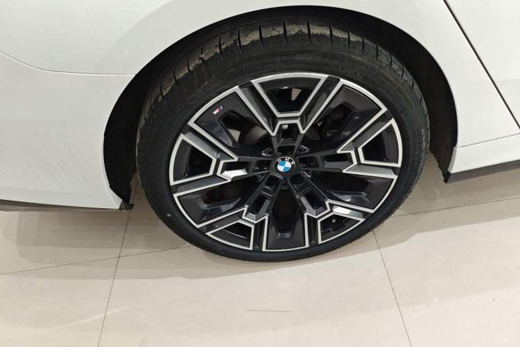 Used BMW 5 Series 2024 530Li Luxury Edition M Sport Package
