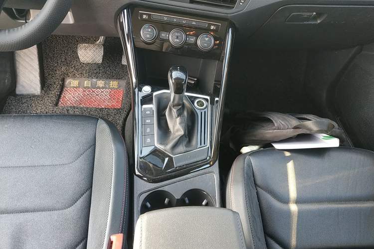 Used Volkswagen Tayron 2019 330TSI Two-Wheel-Drive Luxury Version China V Emission Standard