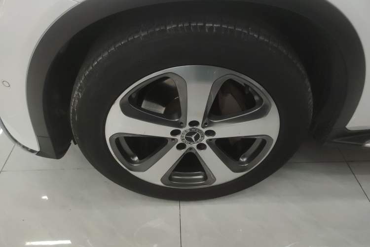 Used Mercedes-Benz GLC 2017 GLC 260 4MATIC Luxury Model