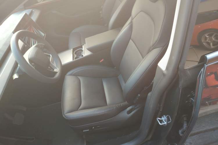 Used Tesla Model Y 2025 Rear-Wheel Drive First Edition