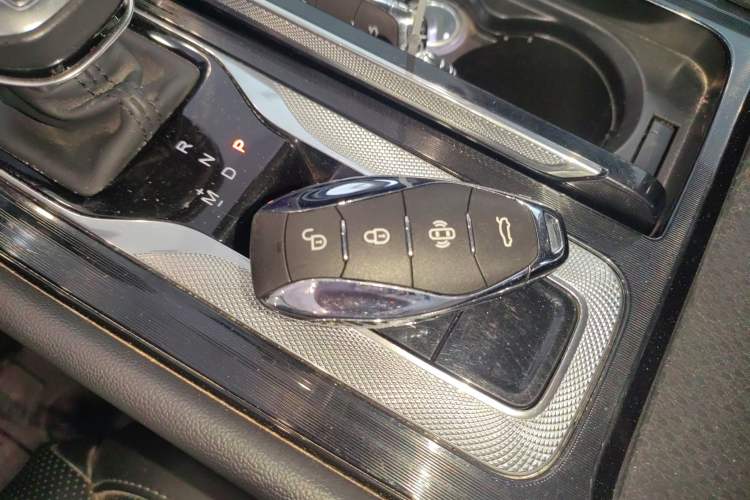 Used Hongqi H5 2024 1.5T DCT Smart Connect Flagship Edition
