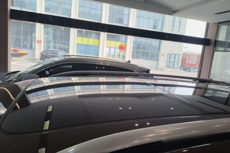 Used Volkswagen Tiguan L 2019 330TSI Automatic Two-Wheel Drive Smart Luxury Version China V Emission Standard
