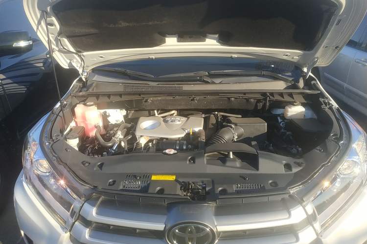 Used Toyota Highlander 2018 2.0T Four-Wheel Drive Luxury Edition 7 Seats China V Emission Standard
