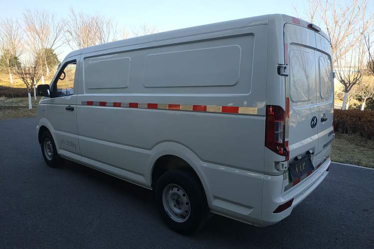 Used  Shuailing 2023 Standard Range with 41.64 kWh Lishen Power
