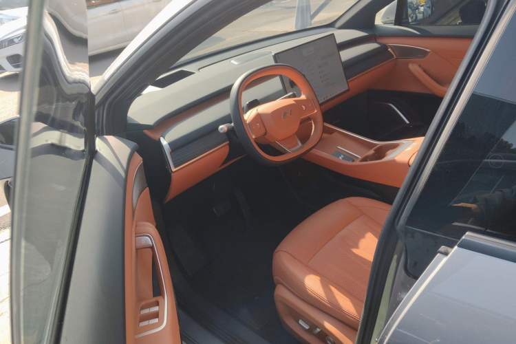 Used ONVO L60 2024 60 kWh Rear-Drive Version
