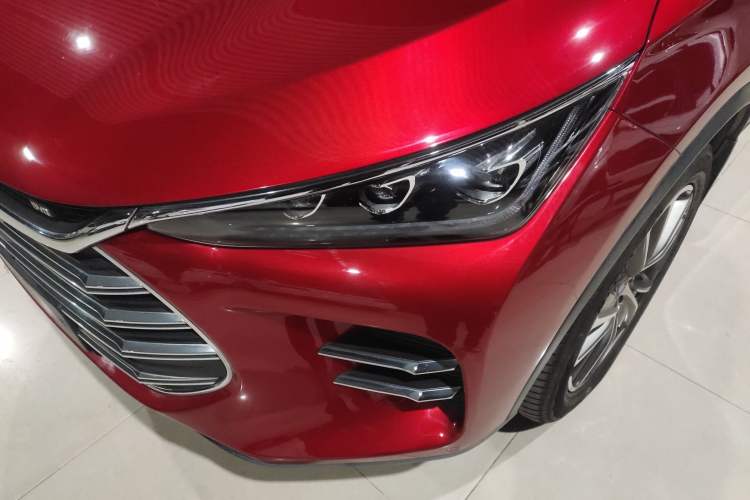 Used BYD Tang New Energy 2018 DM 2.0T All-Wheel Drive Smart Connectivity Luxury Model 7 Seats China V Emission Standard