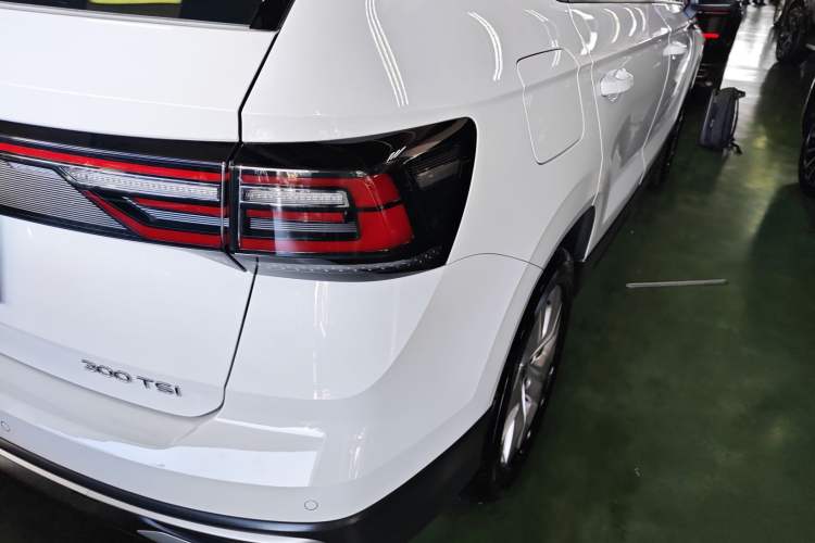 Used Volkswagen Tharu 2023 300TSI Two-Wheel-Drive Crescent Edition
