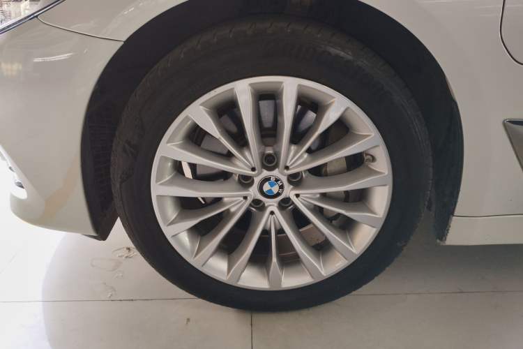 Used BMW 5 Series New Energy 2020 Mileage Upgrade Version 530Le Luxury Package