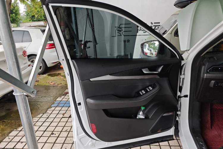 Used Soueast DX8S 2022 1.5T DCT Gulf Edition 5 Seats
