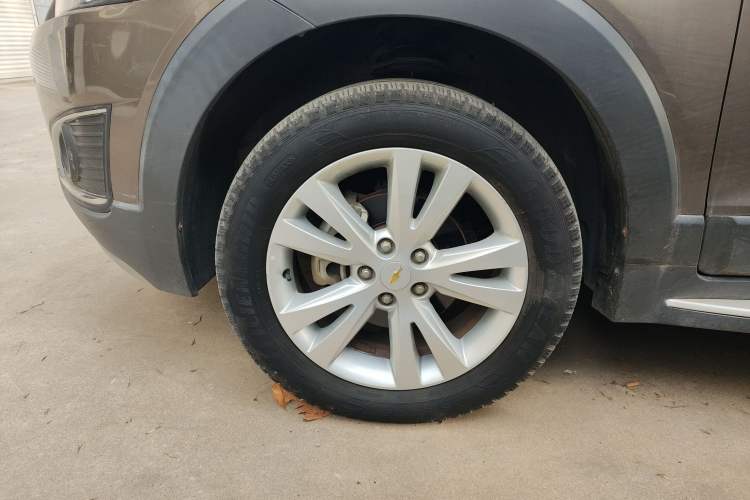 Used Chevrolet Captiva 2015 2.4L 4x4 Flagship Edition 7-Seater
