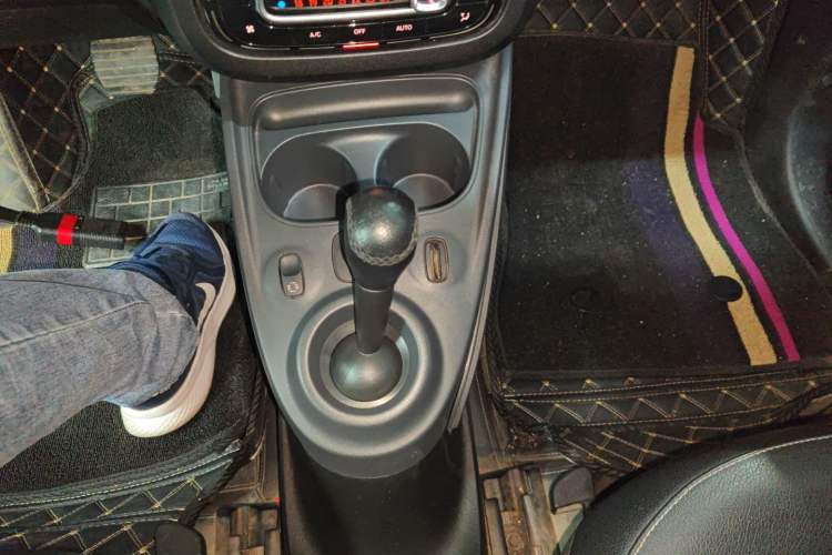 Used  forfour 2016 0.9T 66 kW Pioneer Edition