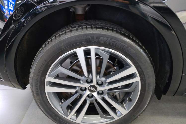 Used Audi Q5L 2023 40T Luxury Dynamic Model
