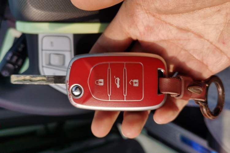 Used Wuling Hongguang MINIEV 2021 Macaron Sandwich Model 120 km Lithium Iron Phosphate