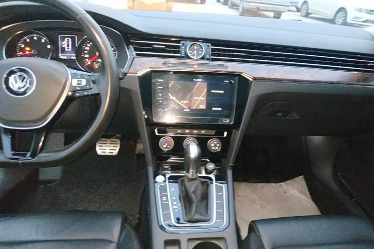 Used Volkswagen Magotan 2018 330TSI DSG Advanced Model
