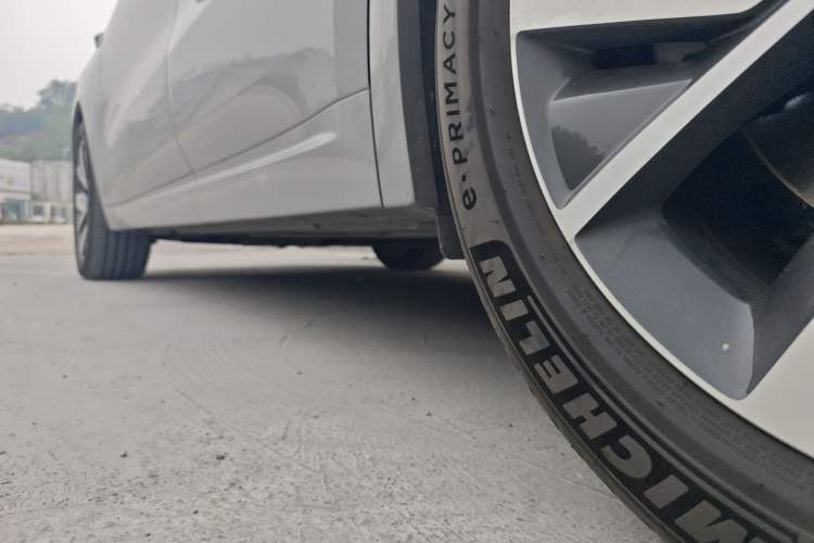 Used Li Auto L8 2023 Pro Model
