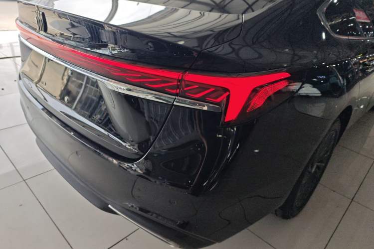 Used Buick LaCrosse 2025 28T Platinum Edition