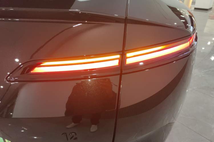 Used  12 2025 Ultra Extended-Range Edition
