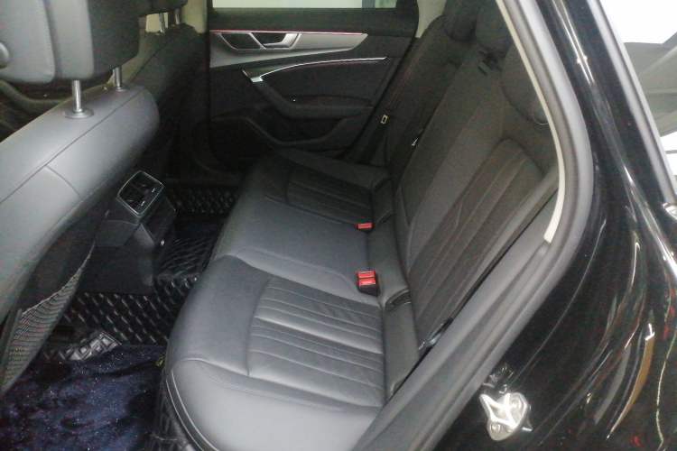 Used Audi A6 2022 allroad quattro Explorer 55 TFSI Prestige Off-Road Model
