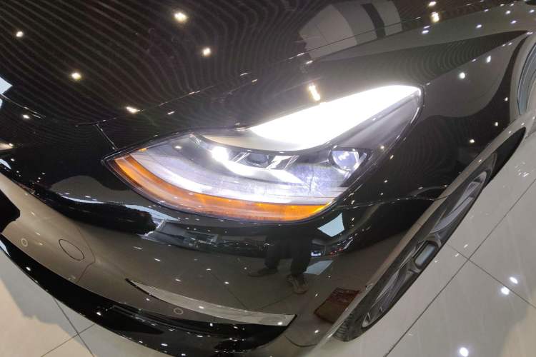 Used Tesla Model 3 2021 Revised Version II – Performance High-Performance All-Wheel-Drive Edition
