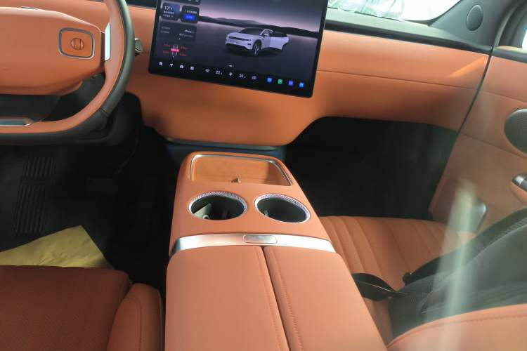 Used  E07 2025 All-Electric 4x4 90kWh Ultra High-Performance Edition
