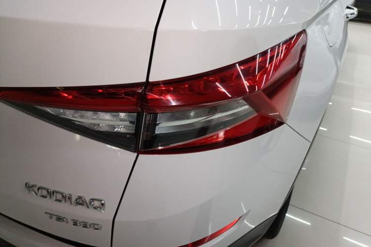 Used Skoda Kodiaq 2021 TSI330 7-Seater Two-Wheel-Drive Luxury Plus Edition