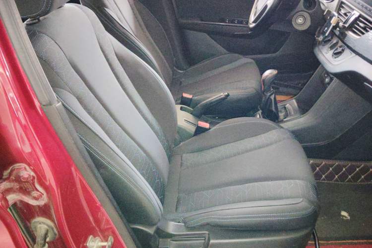 Used Baojun 310 2016 1.2L manual Comfort trim level