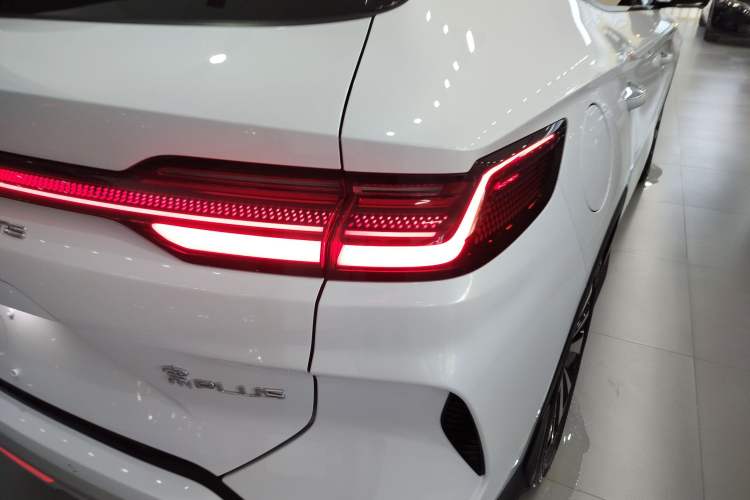 Used BYD Song PLUS New Energy 2024 HONOR Edition DM-i 110km Flagship PLUS
