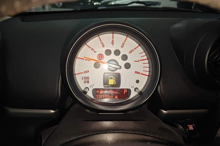 Used  Countryman 2011 1.6L ONE
