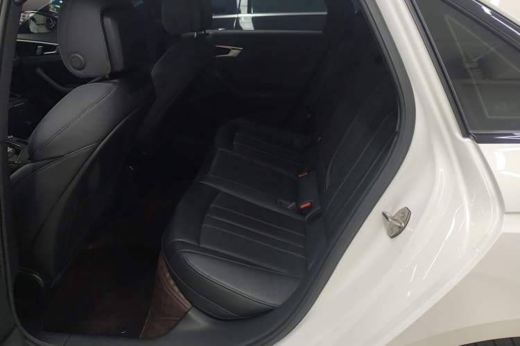 Used Audi A4L 2024 40 TFSI Luxury Dynamic Edition
