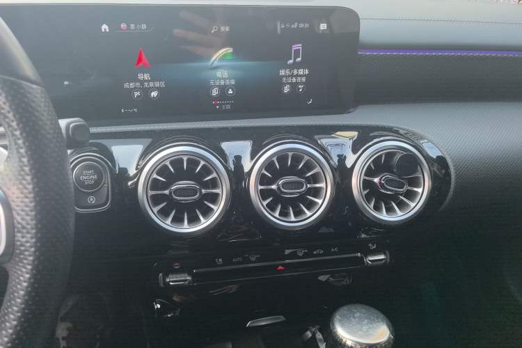 Used Mercedes-Benz A-Class 2022 Restyled A 200 L Sport Sedan Fashion Version
