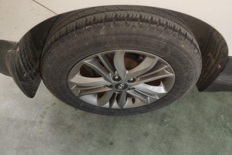 Used Hyundai ix35 2013 2.0L Automatic Two-Wheel Drive Smart GLS China IV Standard
