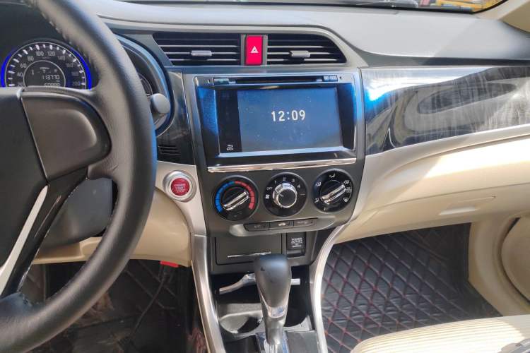 Used Honda Crider 2013 1.8L automatic luxury edition
