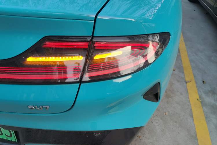 Used  SU7 2024 Rear-Drive Long-Range Intelligent Driving Version
