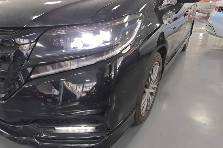 Used Honda Elysion 2019 2.0L Hybrid Luxury Edition
