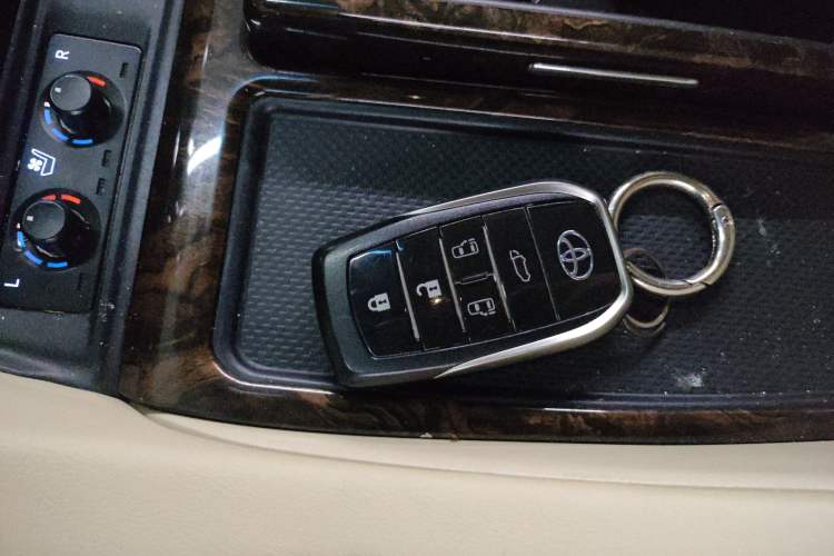 Used Toyota Alphard 2021 Dual-Engine 2.5L Luxury Edition
