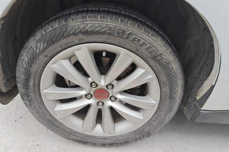 Used Haval H2 2016 Red-Label 1.5T Manual Two-Wheel Drive Luxury Model