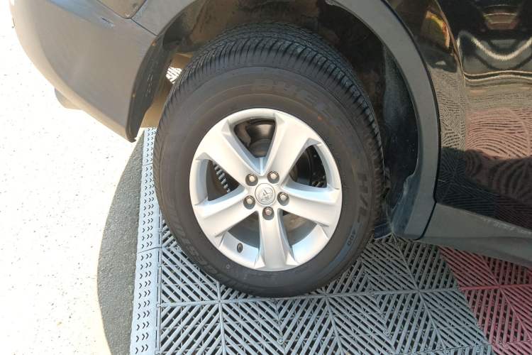 Used Toyota RAV4 2013 2.0L CVT Four-Wheel Drive New Edition