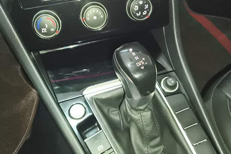 Used Volkswagen Sagitar 2021 200TSI DSG Excellence Edition