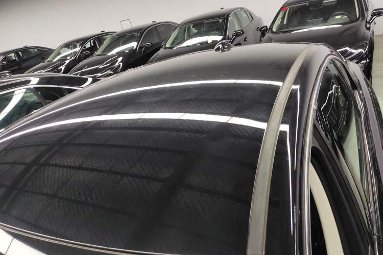 Used Hongqi E-QM5 2022 431 km Charge & Enjoy Edition
