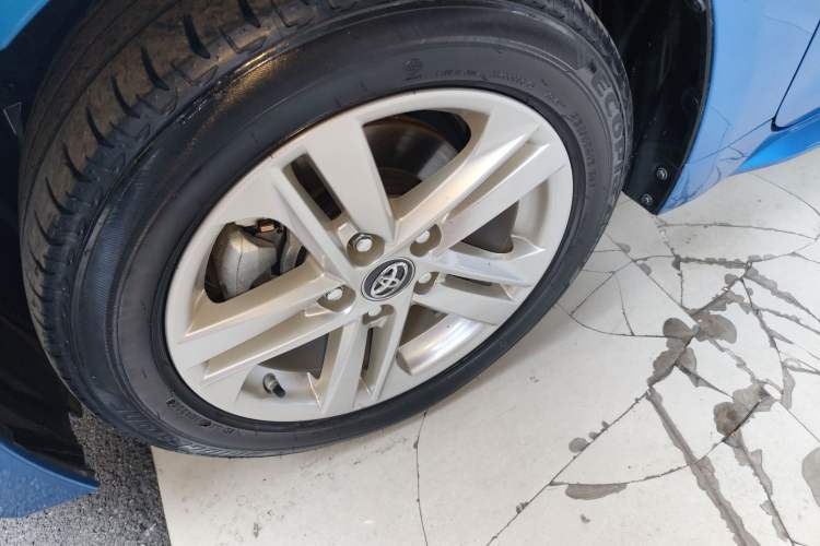 Used Toyota Levin 2019 Dual-Engine 1.8H E-CVT Luxury Edition China VI Standard
