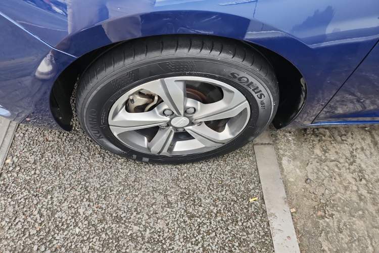 Used Geely Auto Emgrand GL 2018 1.8L Manual Elite Smart Connectivity Version