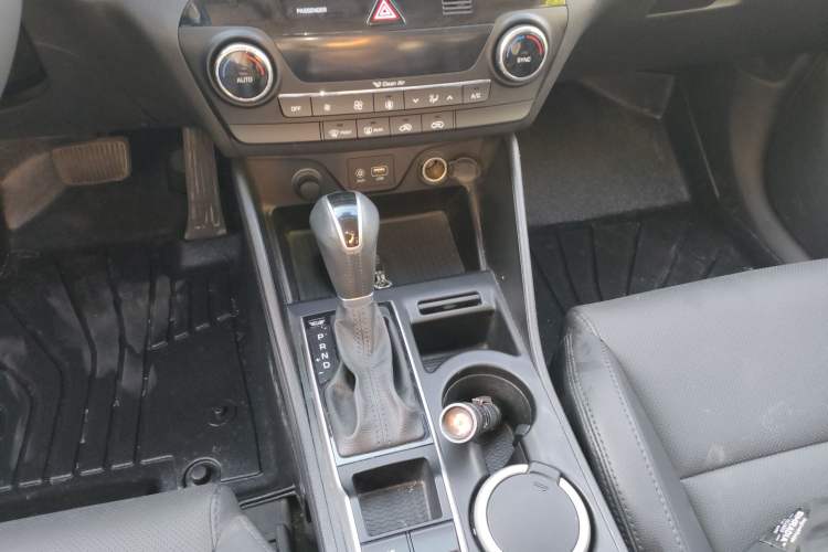 Used Hyundai Tucson 2015 1.6T Dual-Clutch Two-Wheel-Drive Smart Model