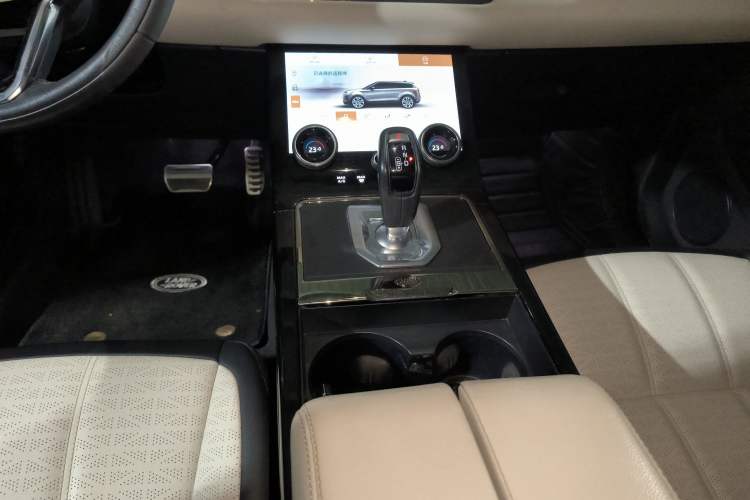 Used Land Rover Range Rover Evoque 2021 Range Rover Velar L 249PS R-Dynamic First Edition
