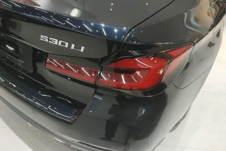 Used BMW 5 Series 2022 Second Facelift 530Li Leading Edition M Sport Package
