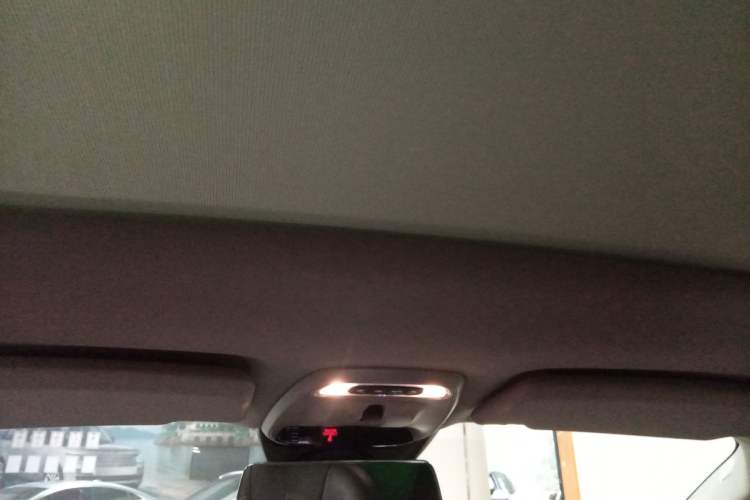 Used Volvo V40 2015 1.6T Zhiyi Edition
