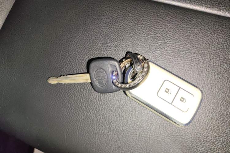 Used Toyota YARiS L 2016 Revised 1.5E CVT Charming Edition